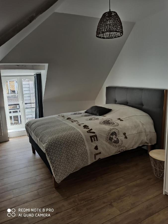 Triplex 110 M2 Centre Historique Avec Jacuzzi Dinan Apartment Luaran gambar