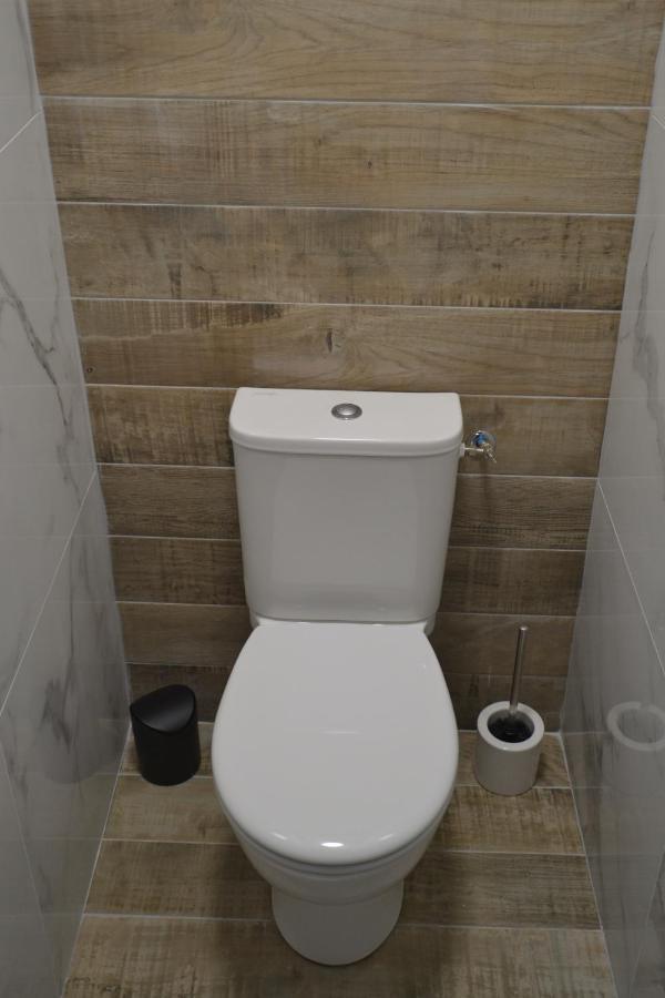 Triplex 110 M2 Centre Historique Avec Jacuzzi Dinan Apartment Luaran gambar