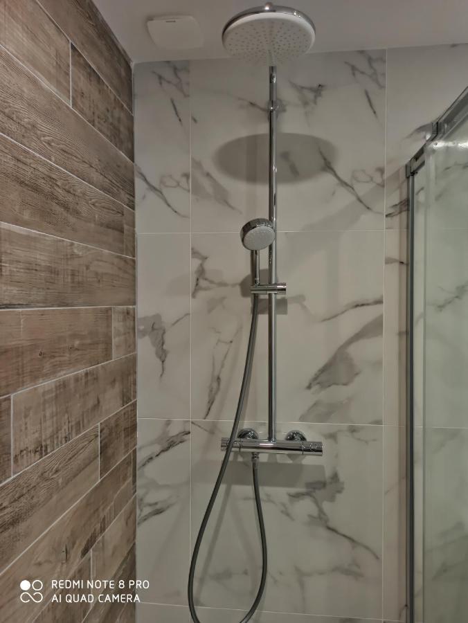 Triplex 110 M2 Centre Historique Avec Jacuzzi Dinan Apartment Luaran gambar