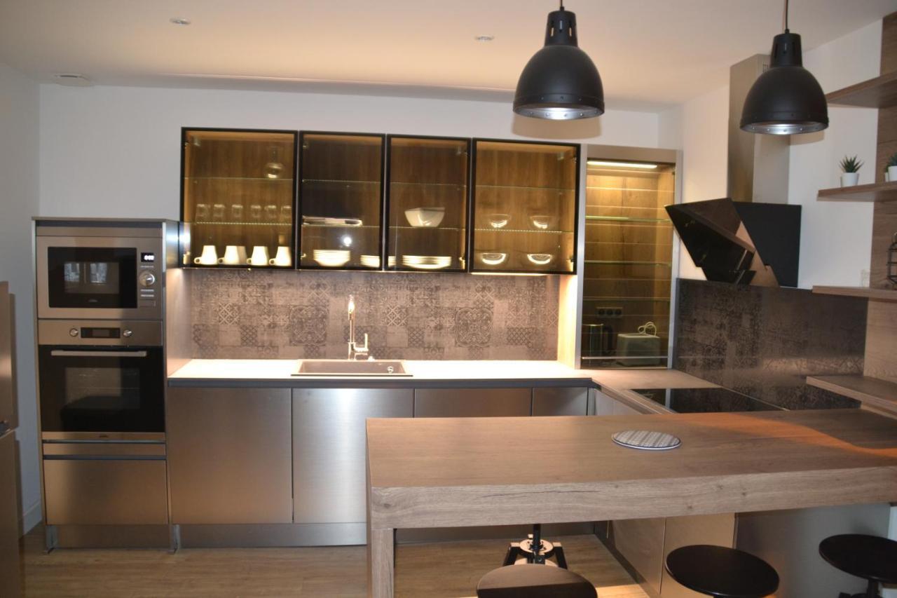 Triplex 110 M2 Centre Historique Avec Jacuzzi Dinan Apartment Luaran gambar