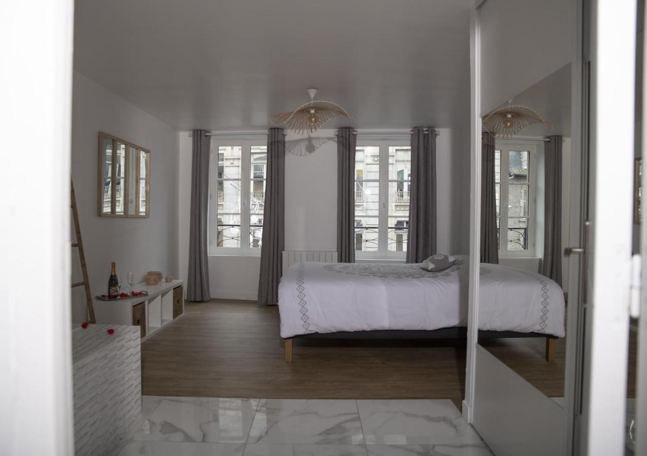 Triplex 110 M2 Centre Historique Avec Jacuzzi Dinan Apartment Luaran gambar